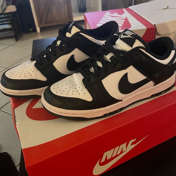 Nike Dunk Low GS in White and Black - Picture 1 of 3